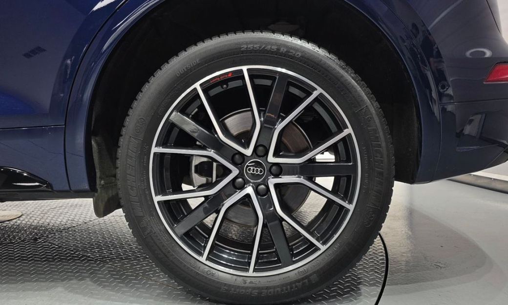 Audi Q5 45 TFSI Quattro Premium, 2024