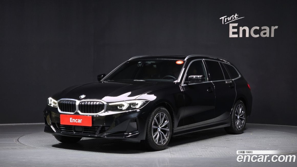 BMW 3-Series 320i Touring, 2024