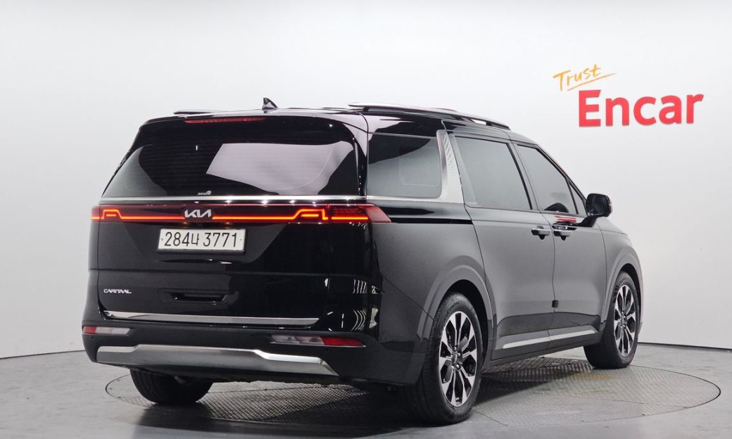 Kia Carnival 9-Seater Signature, 2023