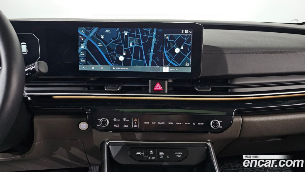 Kia Carnival 9-Seater Signature, 2025