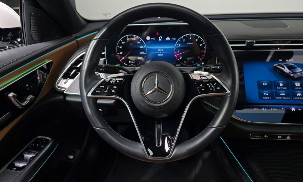 Mercedes-Benz E-Class E200 Avantgarde, 2024