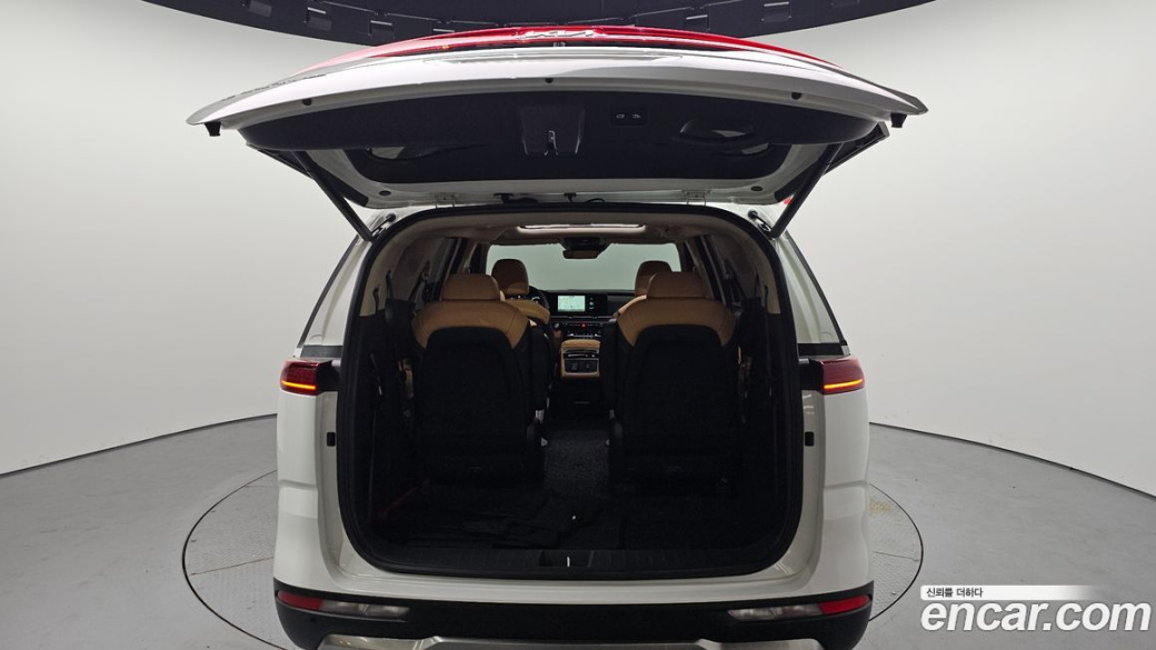 Kia Carnival 9-Seater Signature, 2023