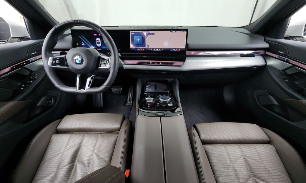 BMW 5-Series 523d M Sport, 2025
