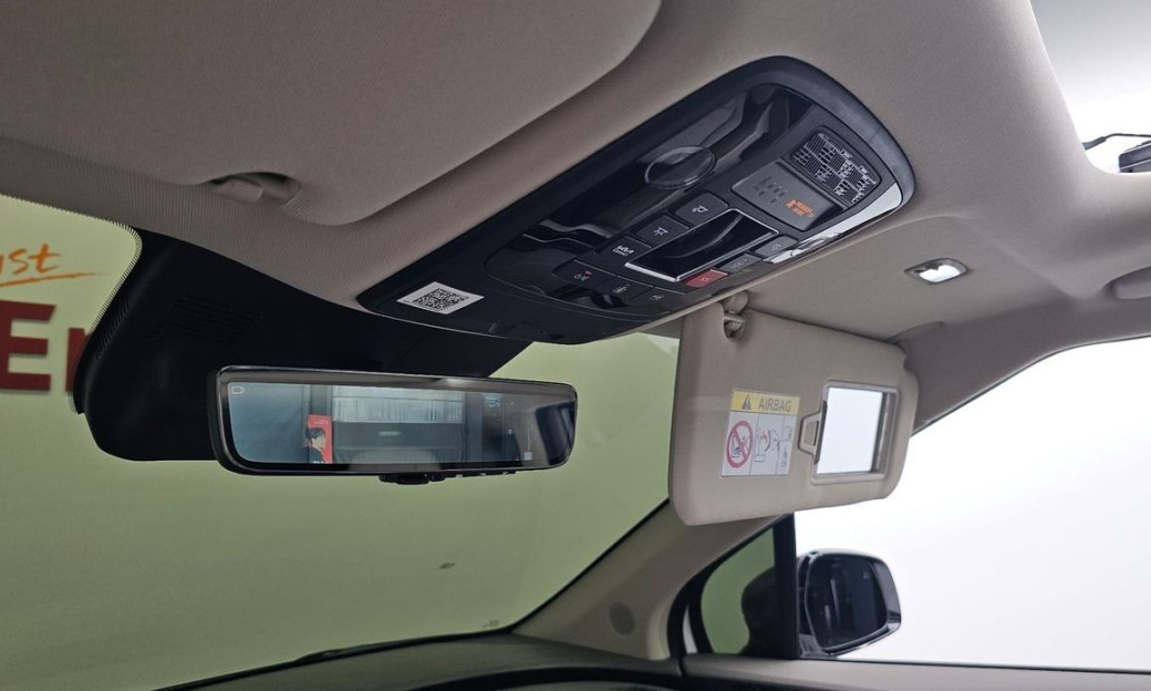 Kia Carnival 7-Seater Gravity, 2025