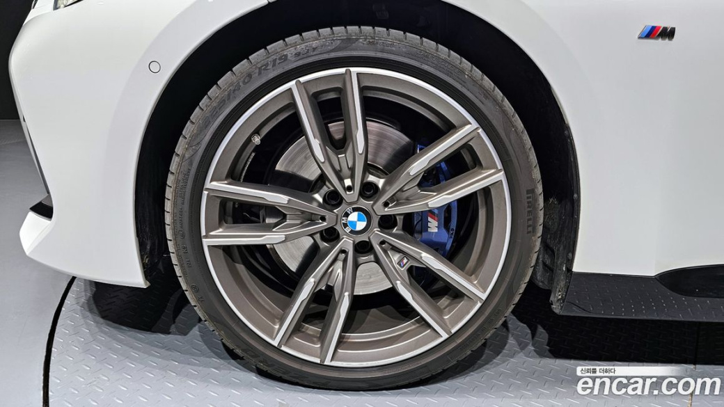 BMW 2-Series M240i xDrive Coupe, 2023