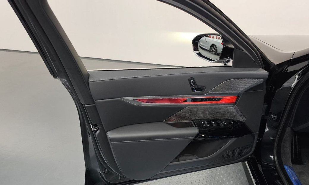 BMW 7-Series 740i xDrive M Sport, 2025