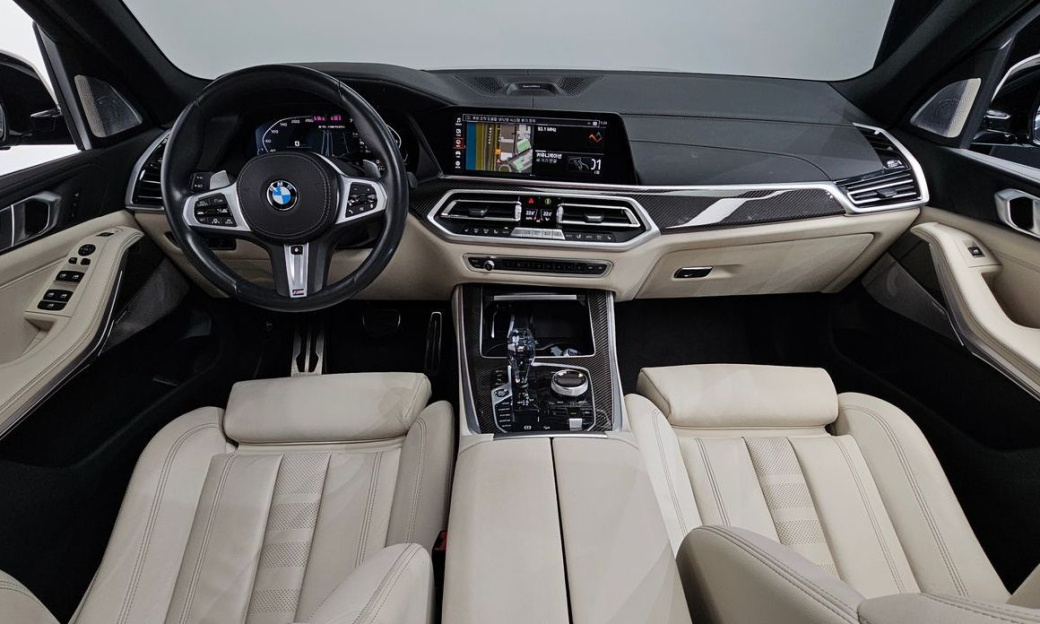 BMW X5 M50i, 2022