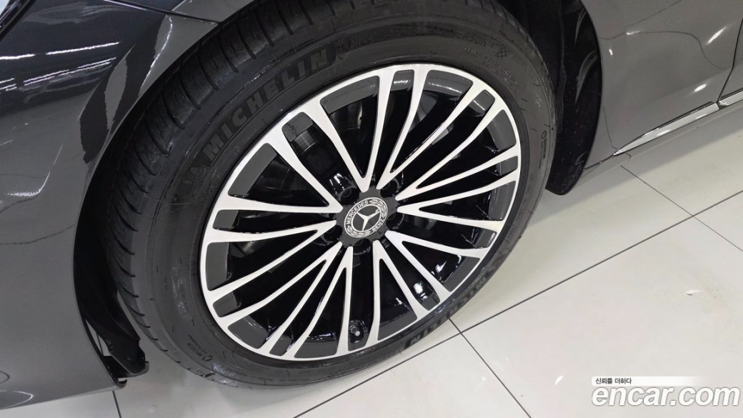 Mercedes-Benz S-Class S350 d 4MATIC, 2025