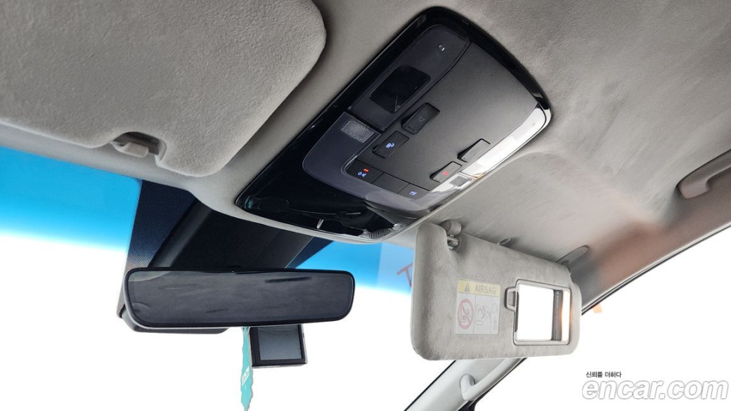 Hyundai Staria Lounge 9-Seater, 2022