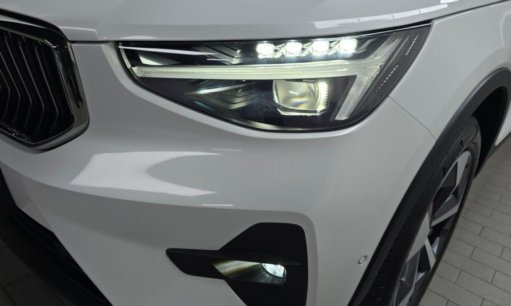 Volvo XC40 B4 Ultra Bright, 2025