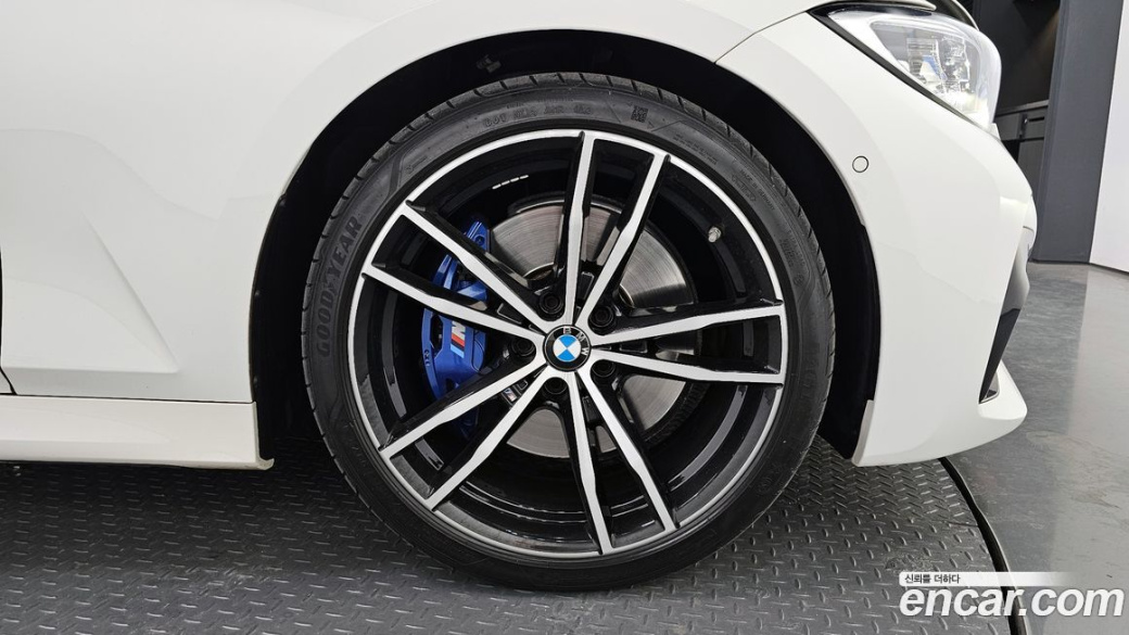 BMW 3-Series 320d Touring M Sport, 2022