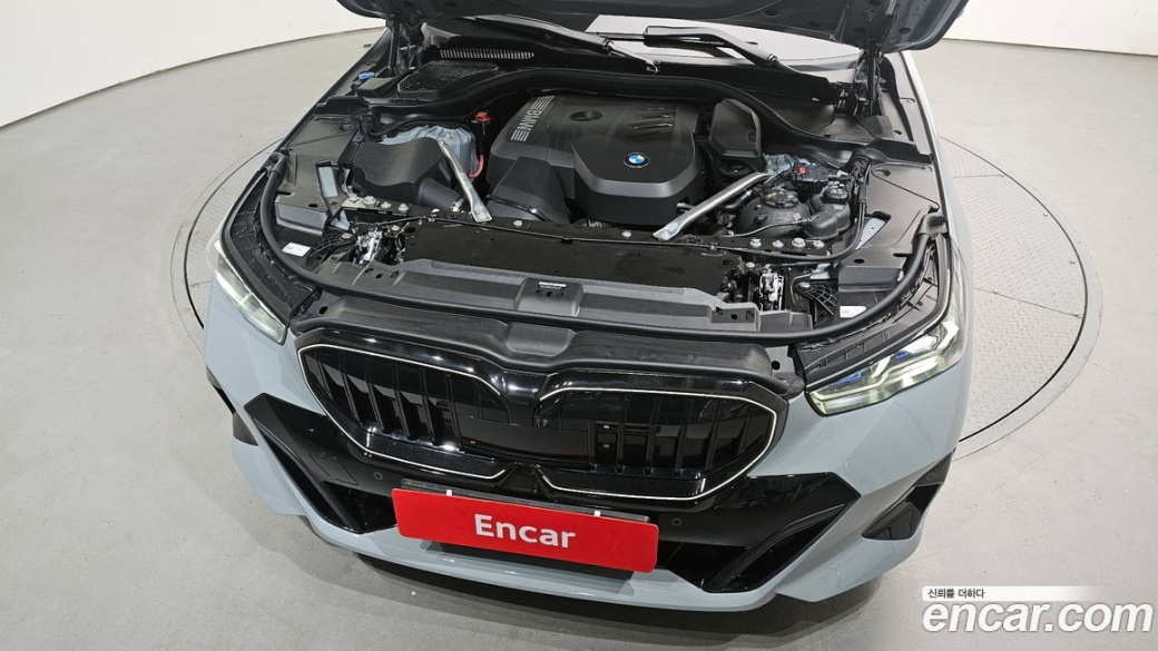 BMW 5-Series 520i M Sport, 2025