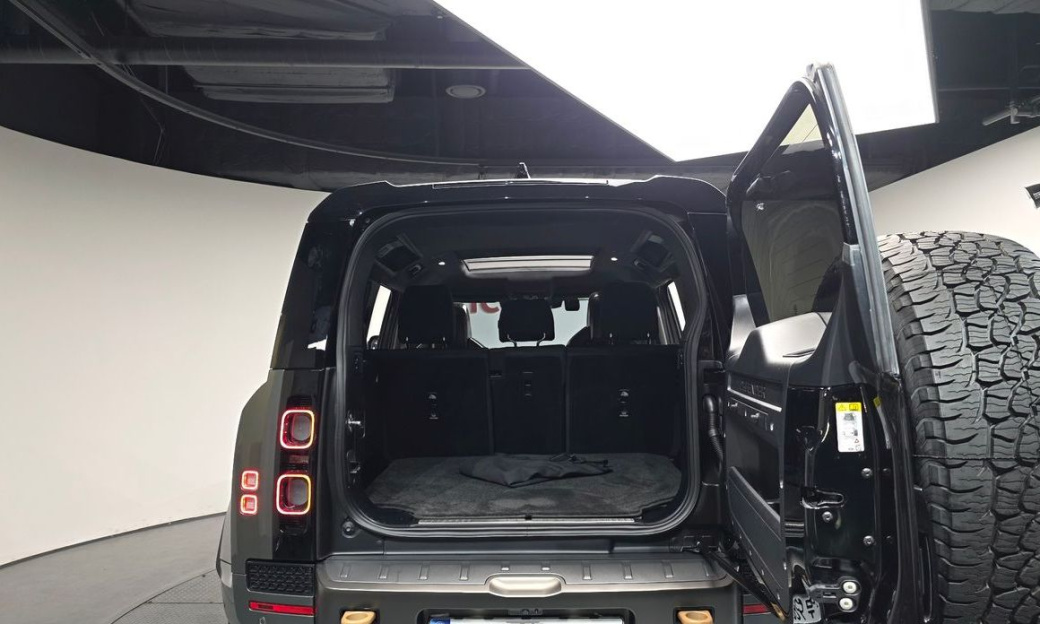 Land Rover Defender 110 P635 Octa Edition 1, 2025