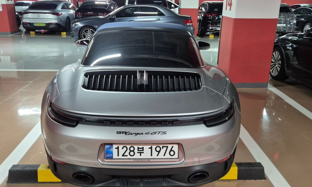 Porsche 911 Targa 4 GTS, 2024