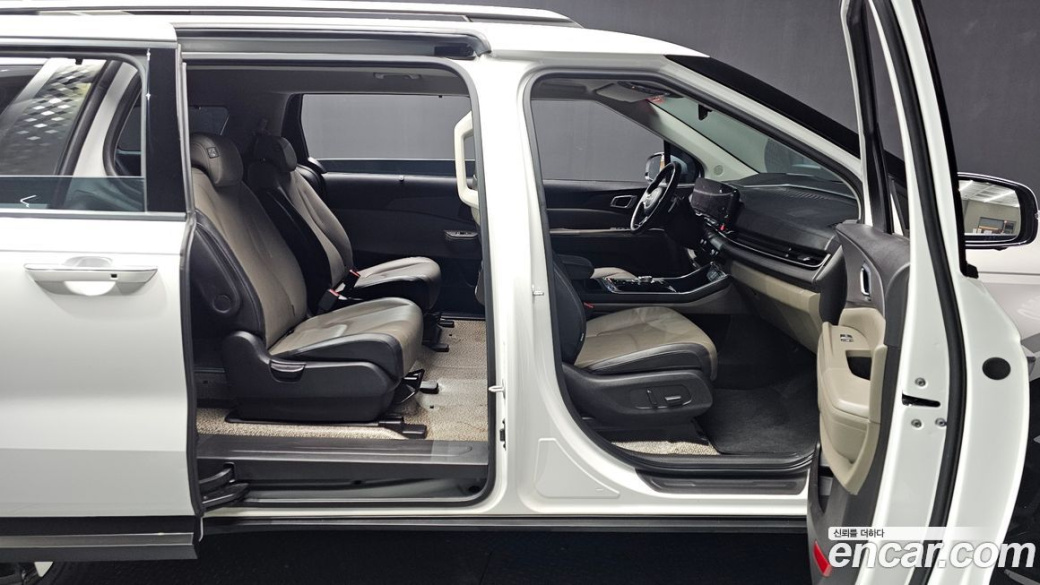Kia Carnival 9-Seater Noblesse, 2024