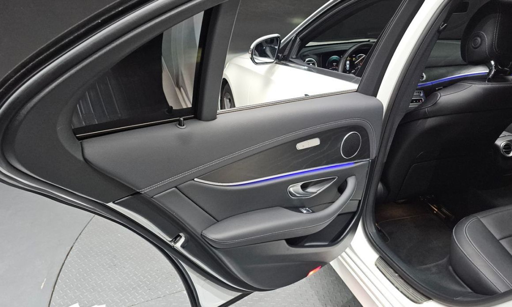Mercedes-Benz E-Class E250 AMG Line, 2023