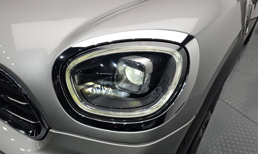 Mini Countryman Classic Plus Launch Pack, 2024