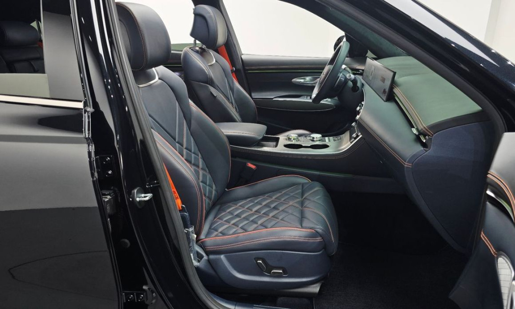 Genesis GV70 2.5T Gasoline 2WD, 2025