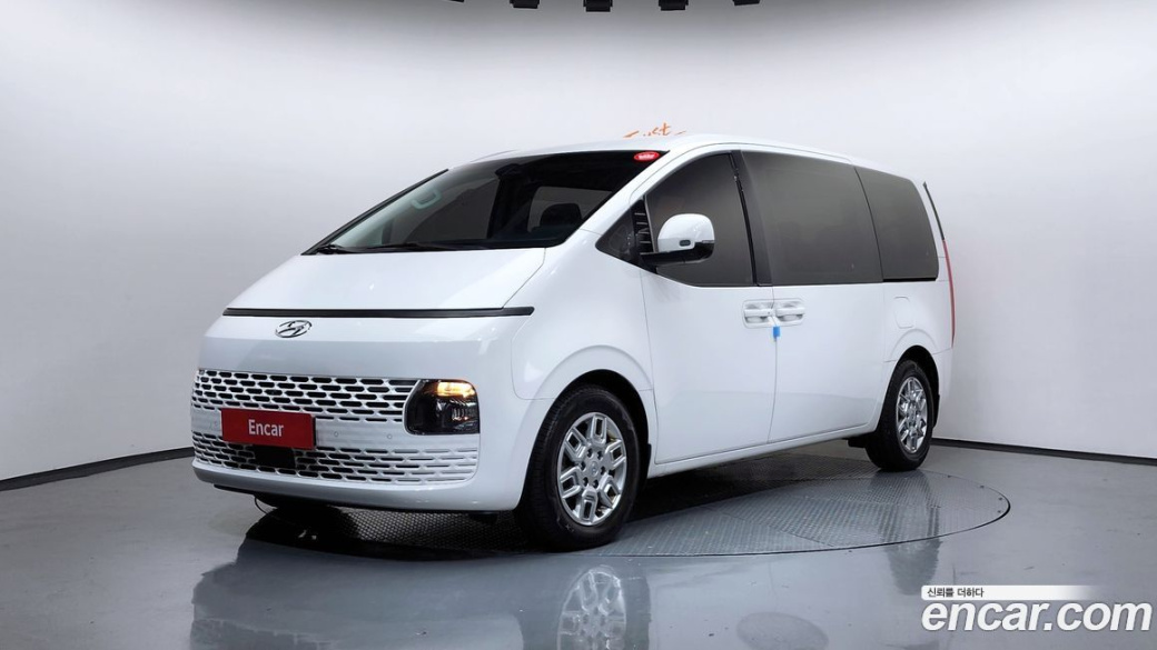 Hyundai Staria 4WD Tourer 9-Seater, 2023