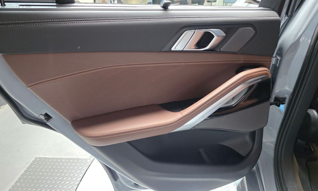 BMW X6 xDrive40i M Sport, 2025