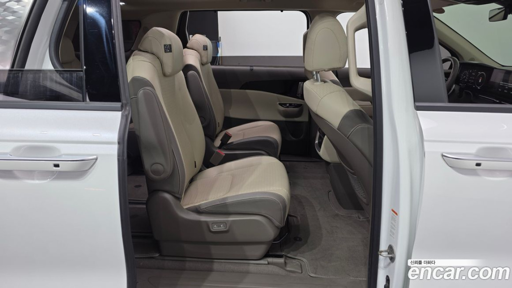 Kia Carnival 9-Seater Noblesse, 2023