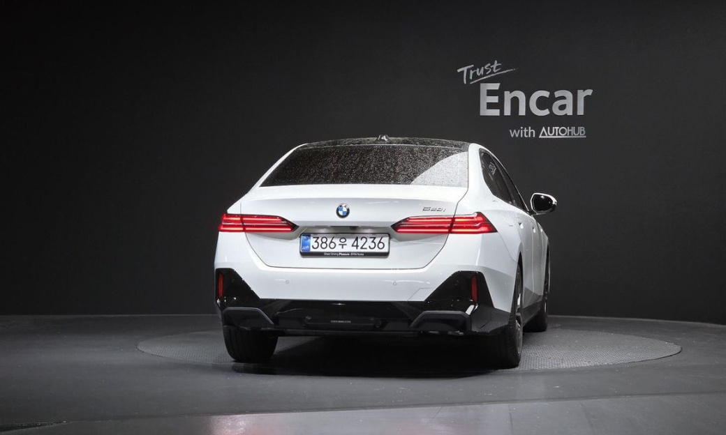 BMW 5-Series 520i M Sport, 2025