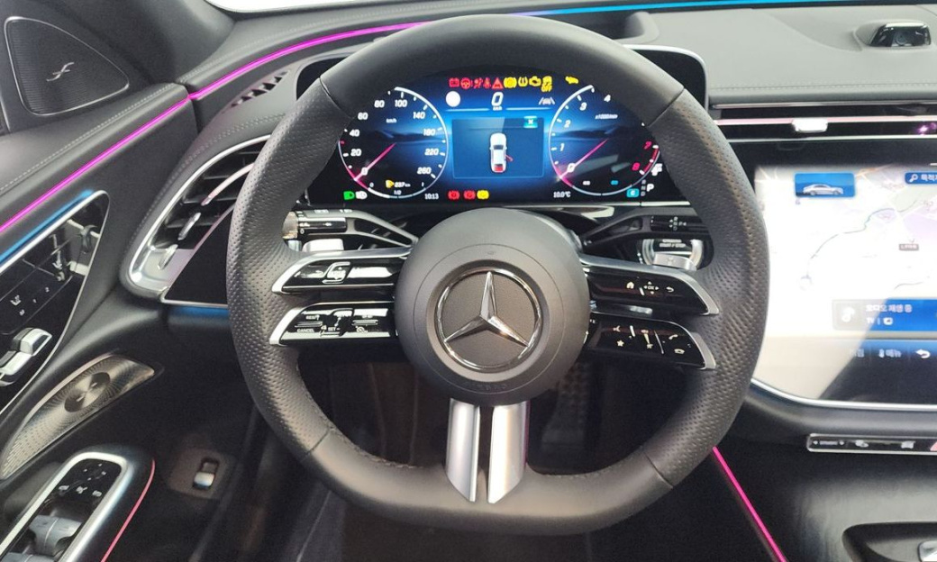 Mercedes-Benz E-Class E300 4MATIC AMG Line, 2024