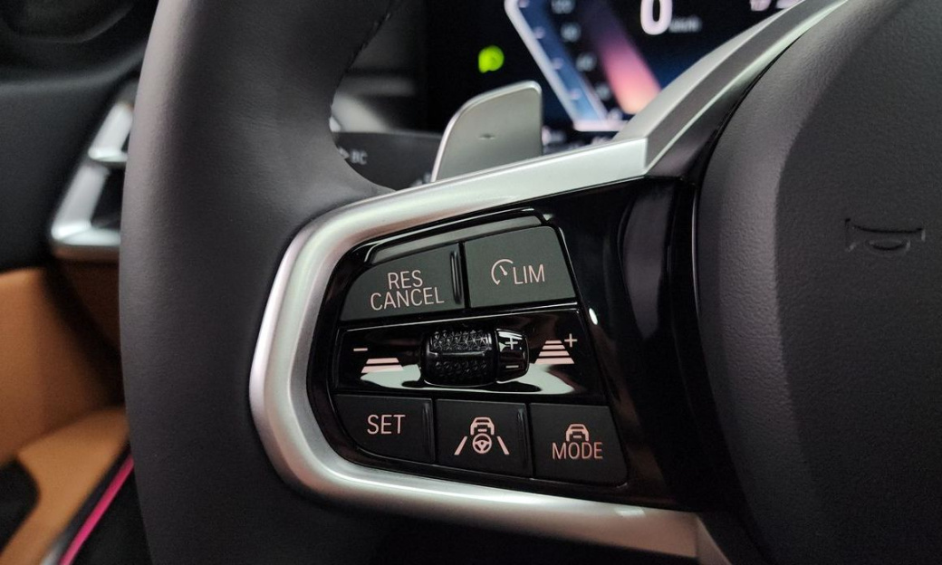 BMW 3-Series 320i M Sport, 2025