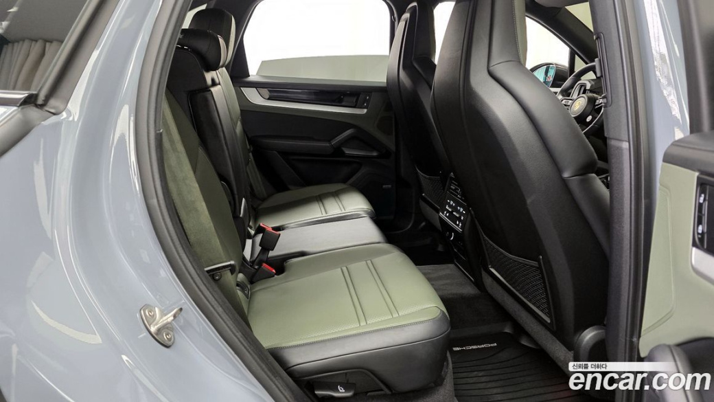 Porsche Cayenne 3.0, 2024