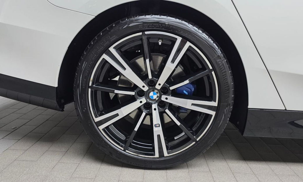 BMW 5-Series 530i xDrive M Sport, 2024