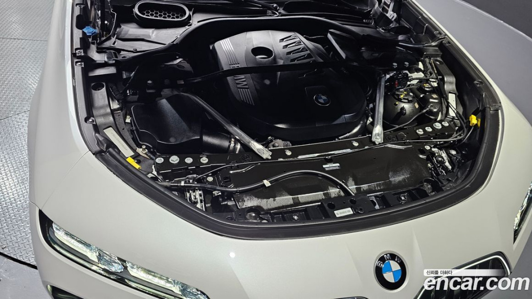 BMW 7-Series 740i xDrive M Sport, 2025