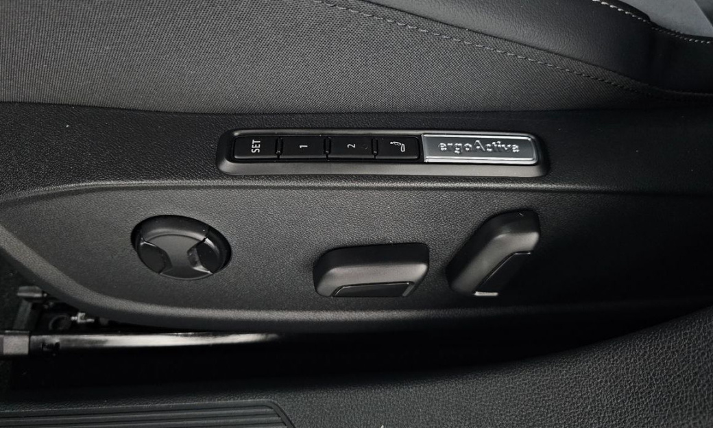 Volkswagen Golf 2.0 TDI Premium, 2025