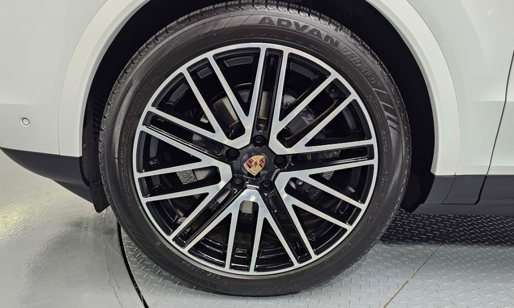 Porsche Cayenne 3.0, 2025