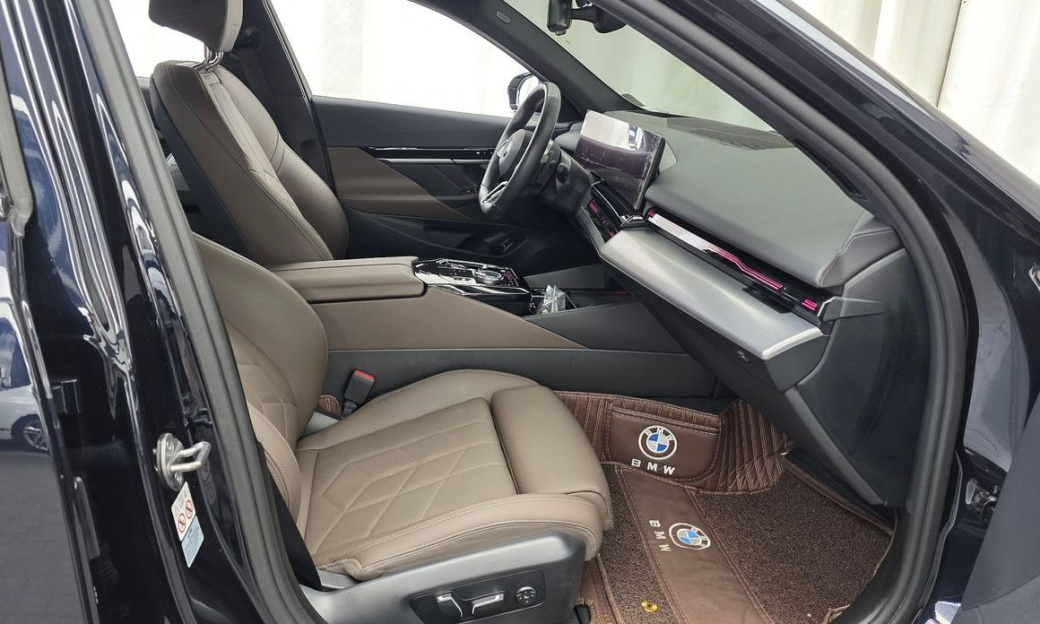 BMW 5-Series 520i M Sport, 2024