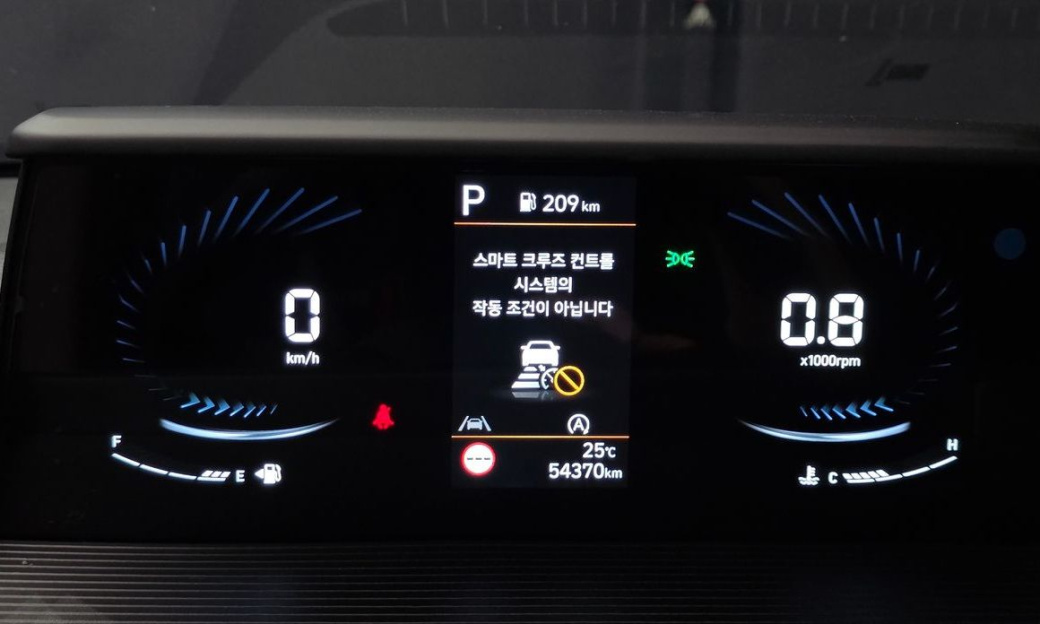 Hyundai Staria Tourer 9-Seater, 2025