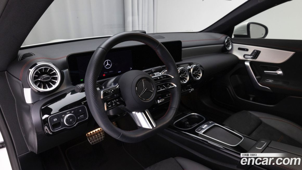 Mercedes-Benz CLA-Class CLA250 4MATIC, 2025