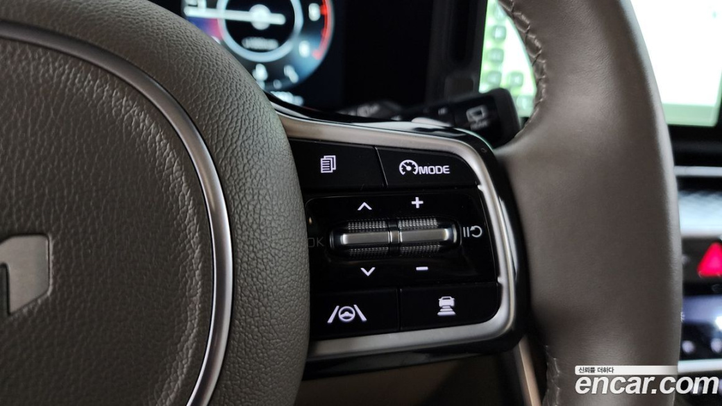 Kia Carnival 9-Seater Hi-Limousine, 2023