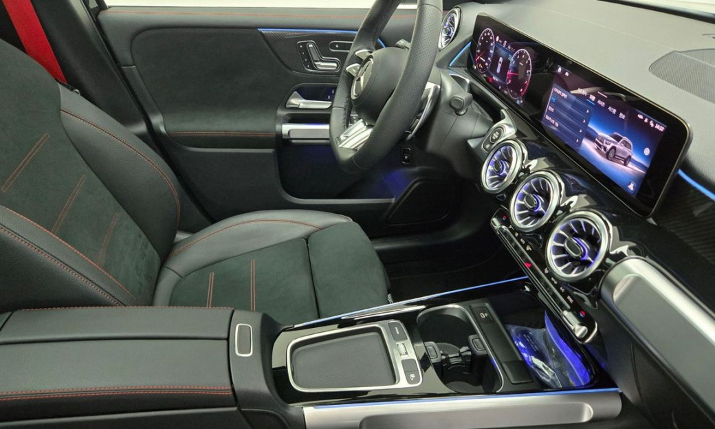 Mercedes-Benz GLB-Class AMG GLB35 4MATIC, 2025