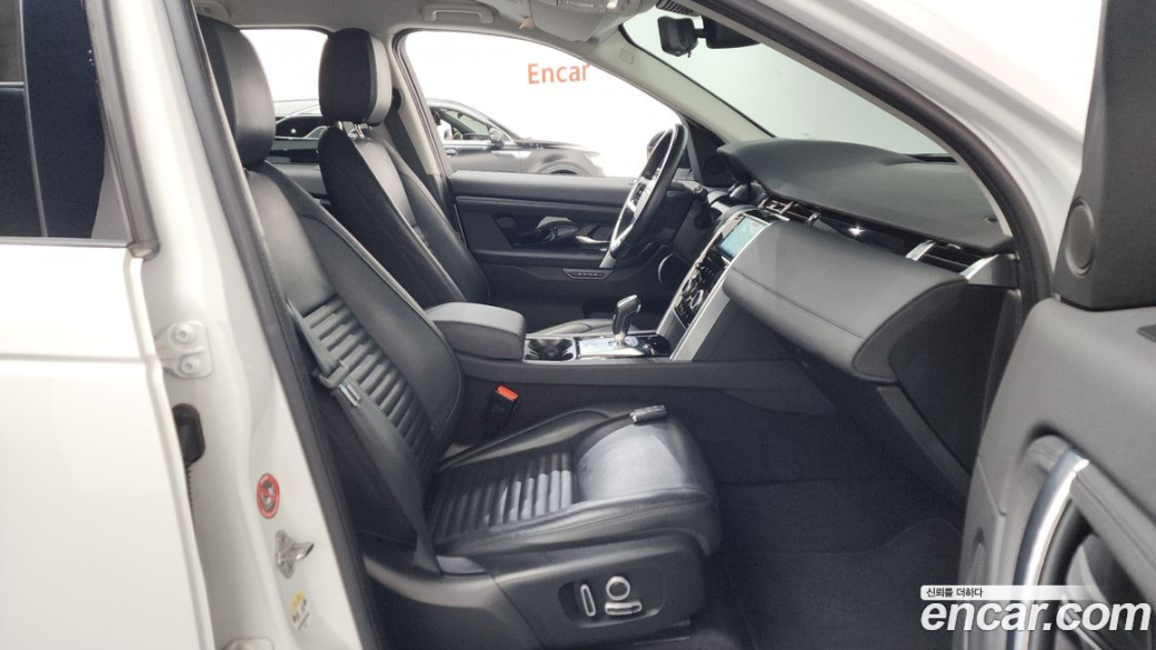 Land Rover Discovery Sport P250 SE, 2022