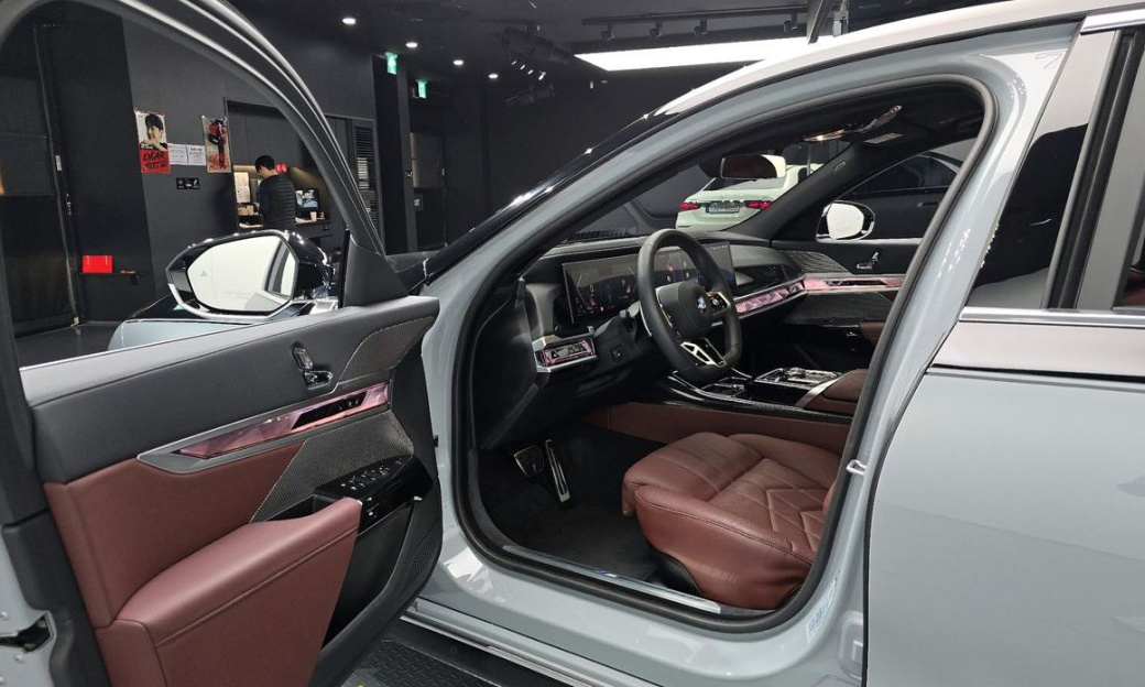 BMW 7-Series 740d xDrive M Sport, 2025