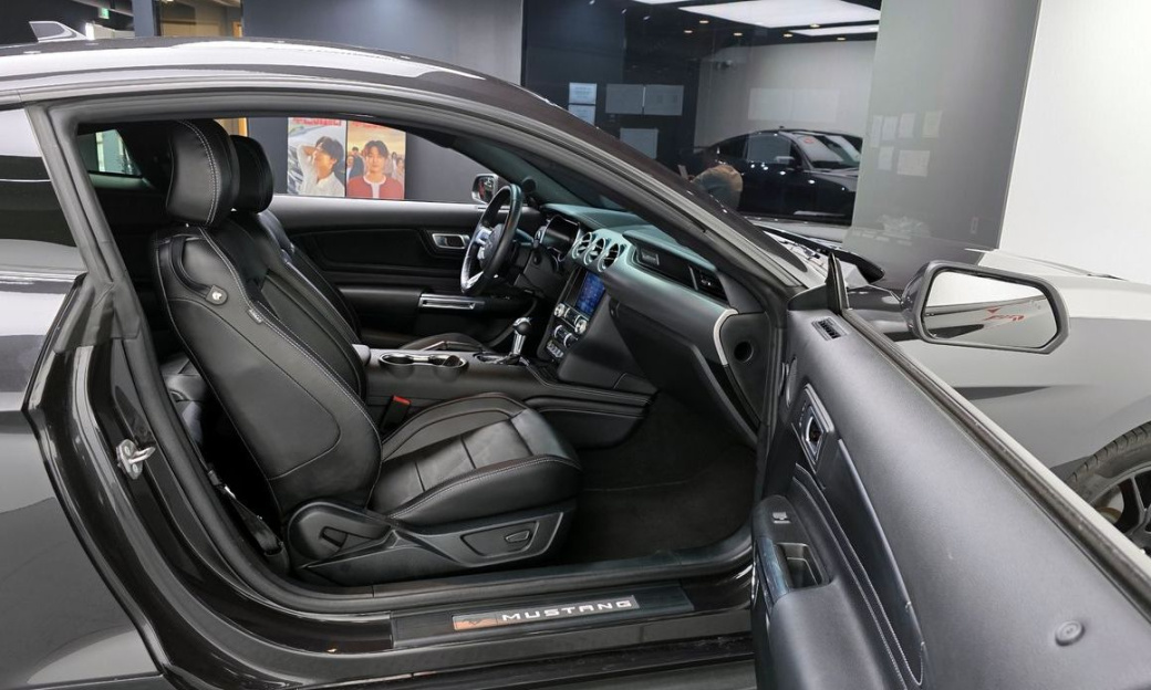 Ford Mustang Coupe, 2023