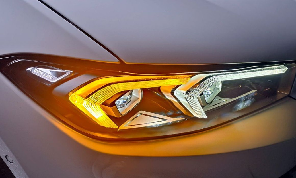 BMW 3-Series 320i, 2024