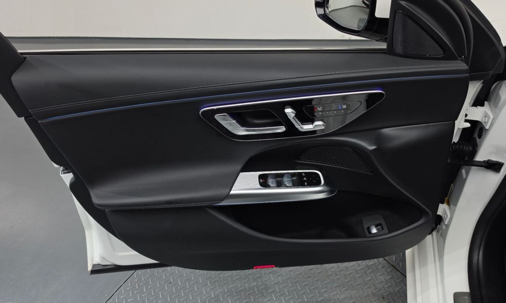 Mercedes-Benz E-Class E200 Avantgarde, 2025
