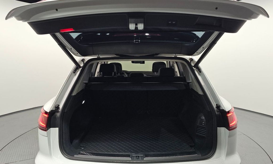 Volkswagen Touareg 3.0 TDI Prestige, 2025