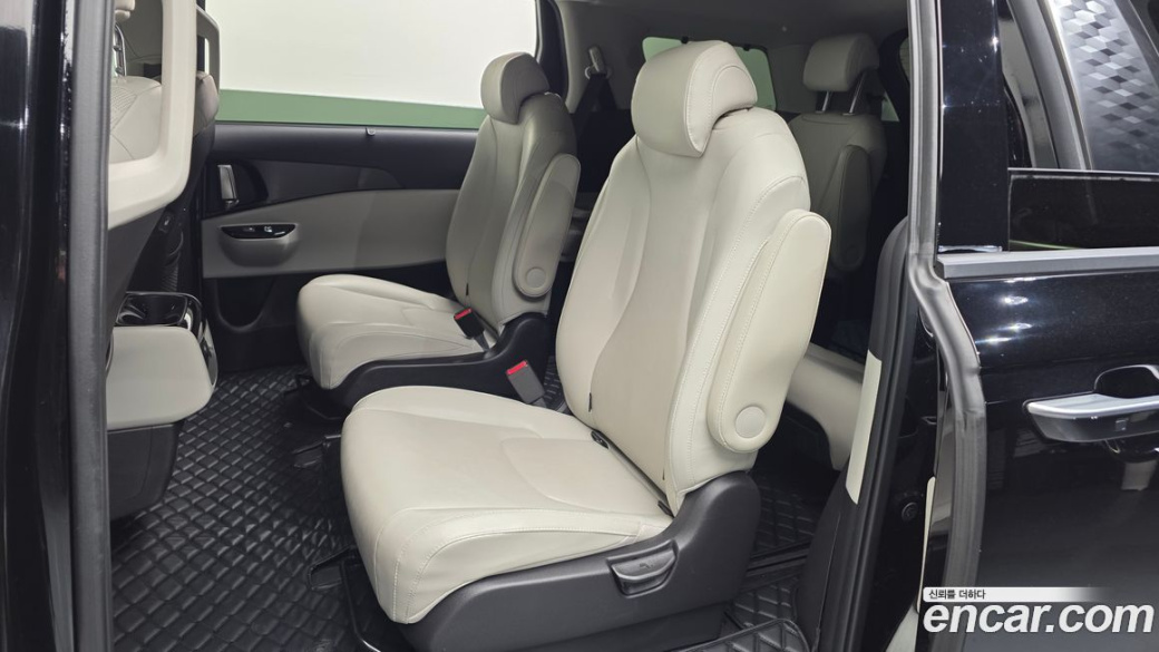 Kia Carnival 9-Seater Noblesse, 2022