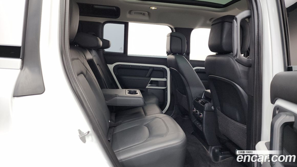 Land Rover Defender 110 D300 HSE, 2023