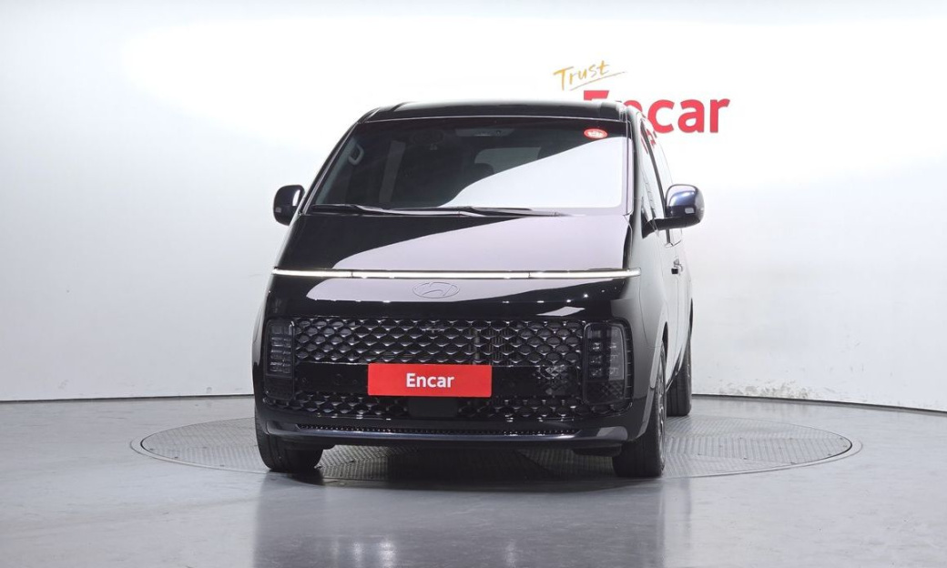 Hyundai Staria 4WD Lounge 9-Seater, 2025