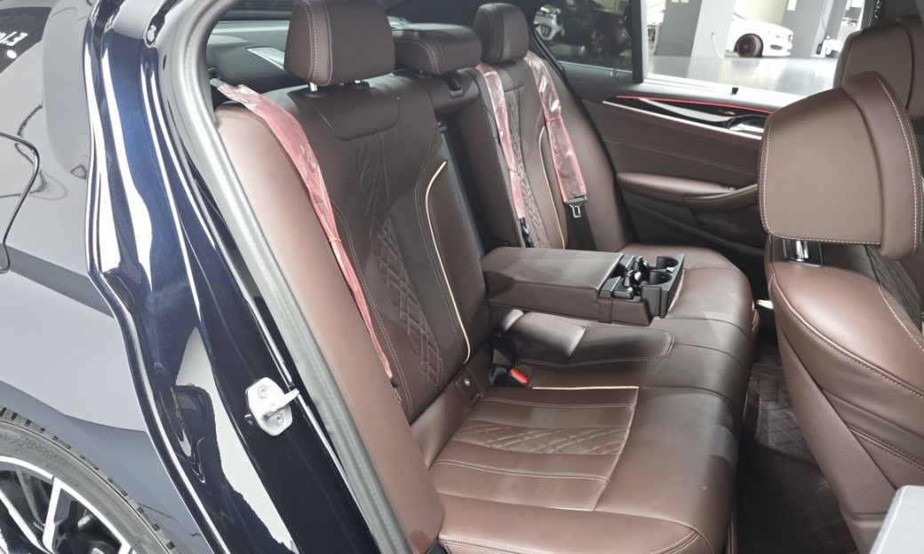 BMW 5-Series 530i M Sport Package, 2023