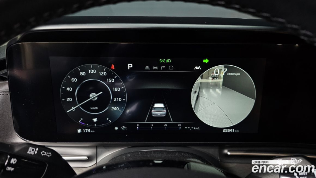 Kia Carnival 9-Seater Signature, 2023