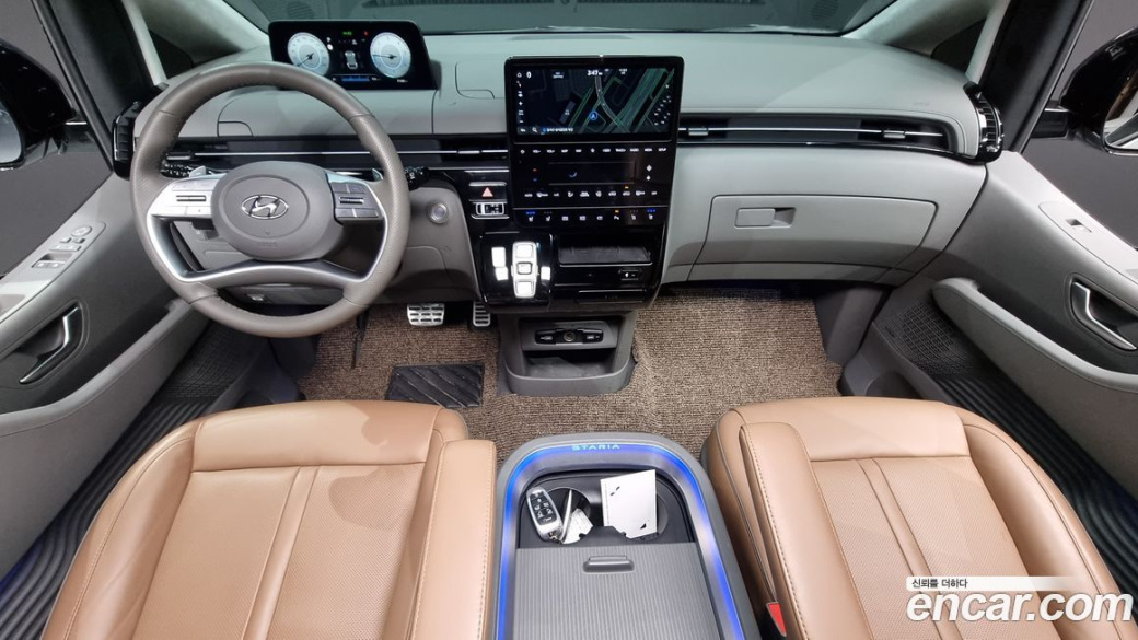 Hyundai Staria 4WD Lounge 7-Seater, 2023